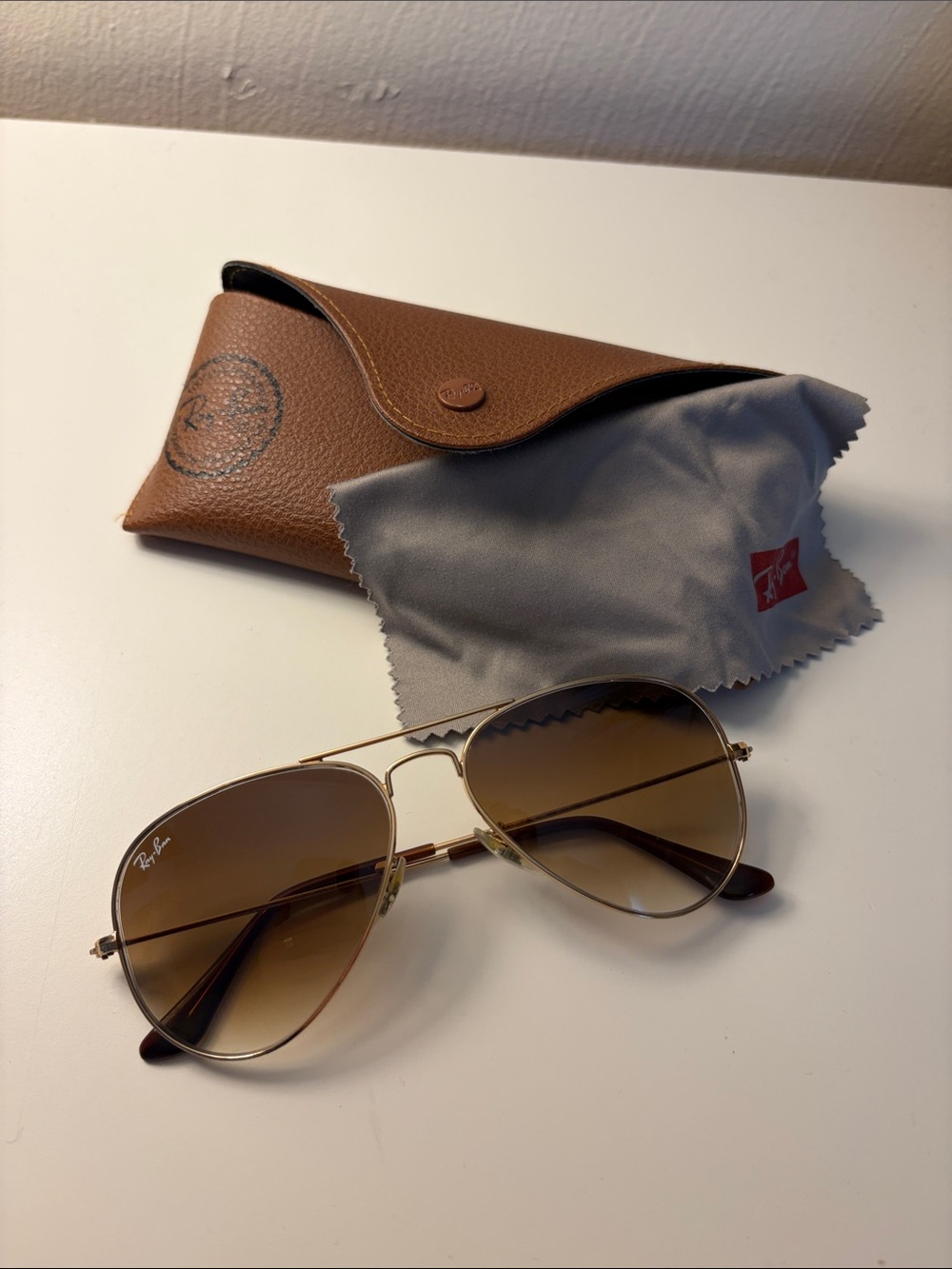Ray-Ban Gold Frame Brown Gradient Lens Aviator Sunglasses